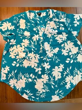 torrid Teal and White Floral Henley Blouse